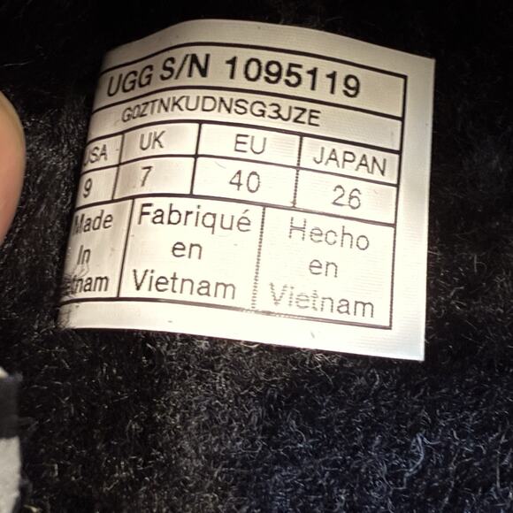 UGG Fluff Yeah Womens Size 9 Black Casual Sheepskin Platform Slide Slippers EUC - Picture 6 of 6